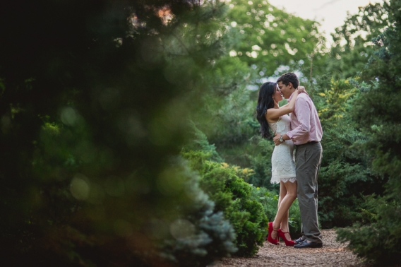 Cheekwood summer engagement pictures